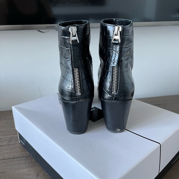 Dolce Vita black snake skin booties - Picture 7 of 7